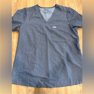 Women’s gray figs top, medium